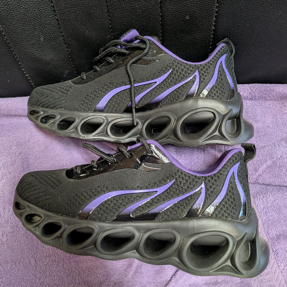 Sleek Black and Purple Women's Athletic Sneakers